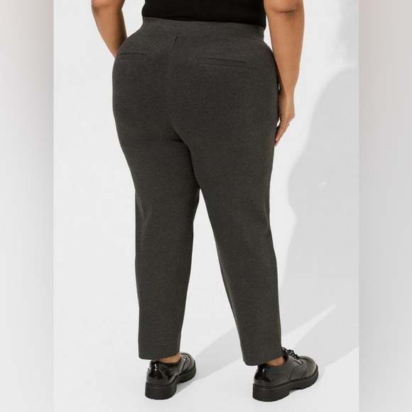 Torrid Pull-On Relaxed Taper Studio Luxe Ponte High-Rise Pants Size 1x NWT - Picture 3 of 10